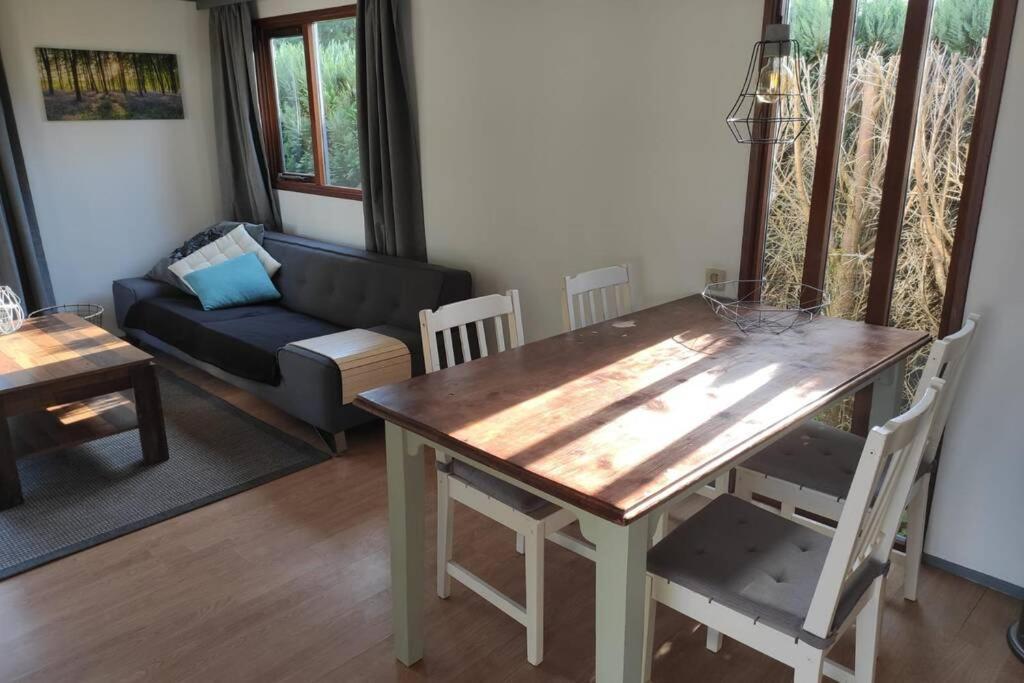 Вілла Een Gezellige Chalet Met Zonnige Buitenruimte Op De Veluwe! Пюттен Екстер'єр фото