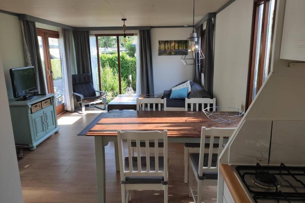 Вілла Een Gezellige Chalet Met Zonnige Buitenruimte Op De Veluwe! Пюттен Екстер'єр фото