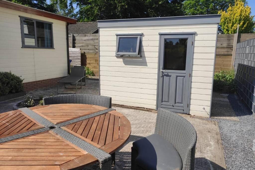 Вілла Een Gezellige Chalet Met Zonnige Buitenruimte Op De Veluwe! Пюттен Екстер'єр фото