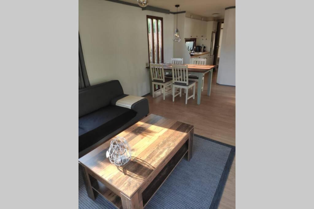 Вілла Een Gezellige Chalet Met Zonnige Buitenruimte Op De Veluwe! Пюттен Екстер'єр фото